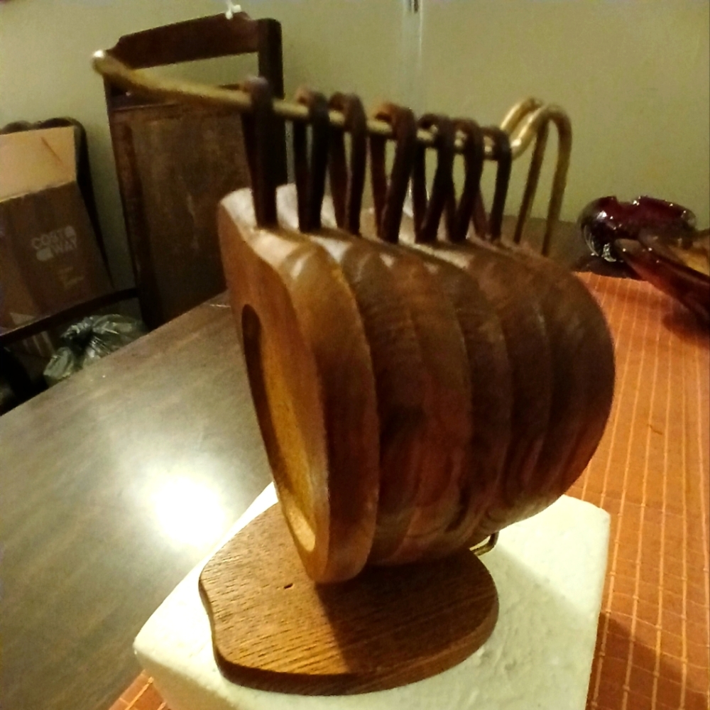 VINTAGE "PRICE IMPORTS" WOOD/CORK APPLE COASTERS ON BRASS STAND..SET OF 7...RARE